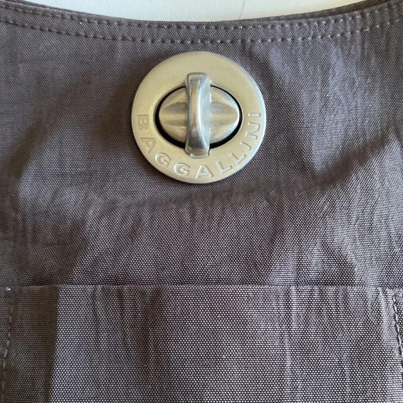 Baggallini brown lightweight shoulder bag - Picture 2 of 10